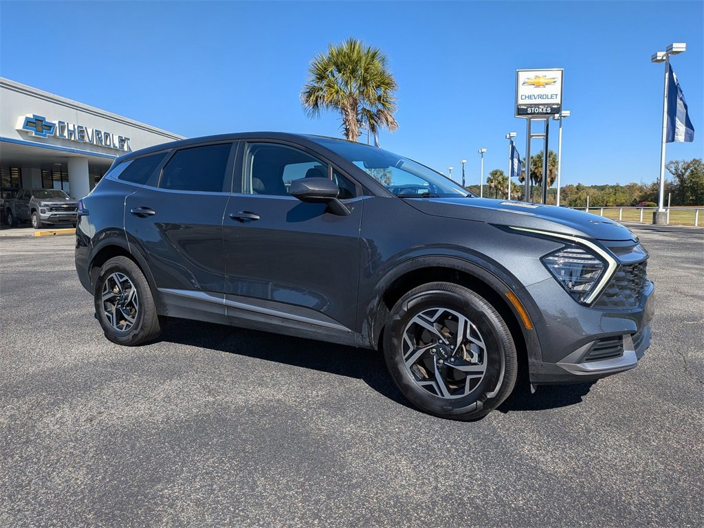 Used 2024 Kia Sportage LX image 2