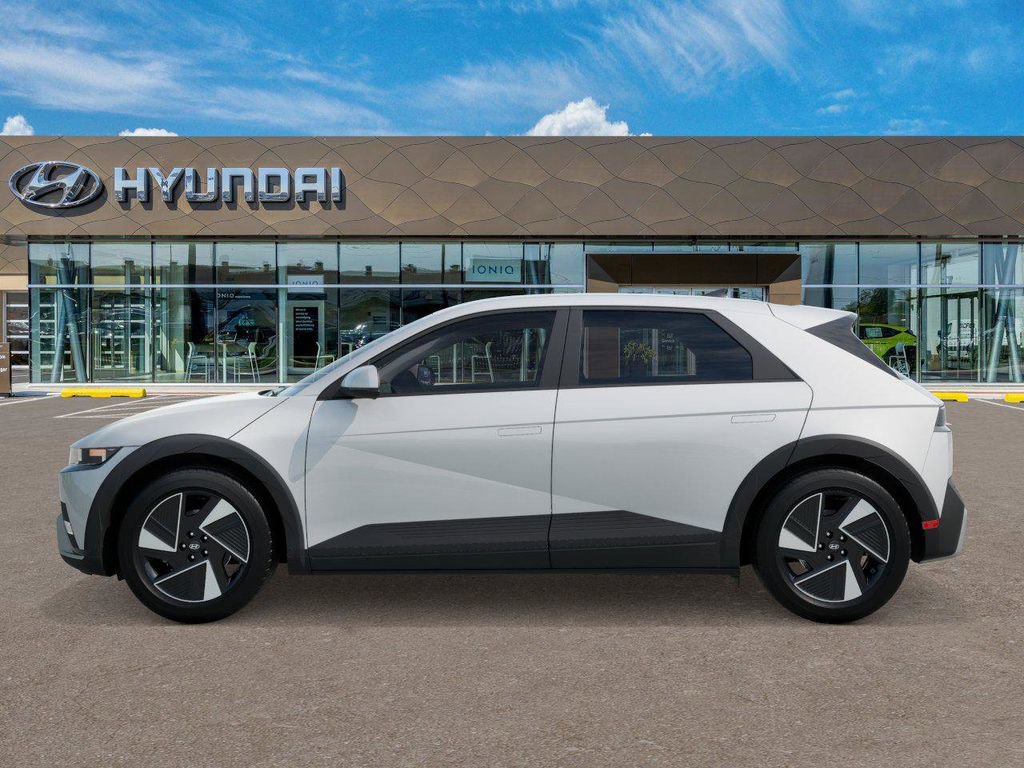 New 2025 Hyundai Ioniq 5 SE image 3
