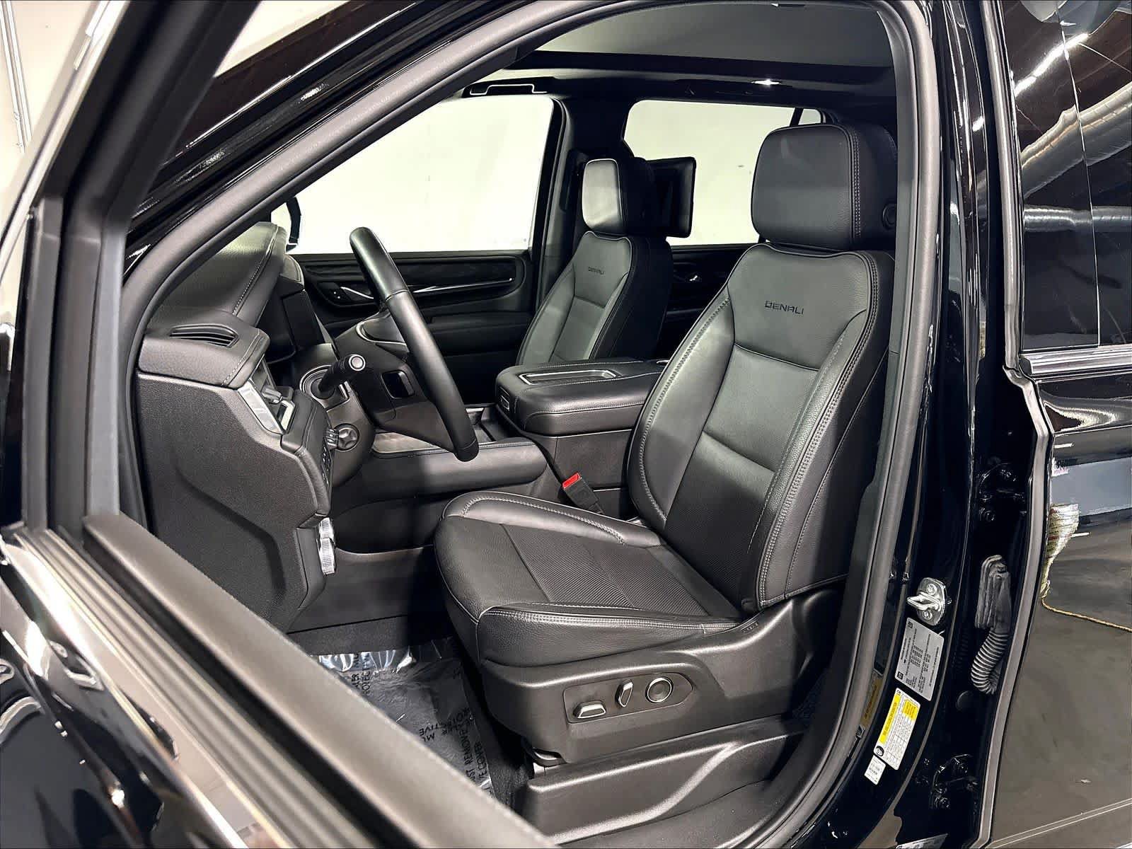 Used 2024 GMC Yukon Denali w/ Max Trailering Package AWD/4WD image 26