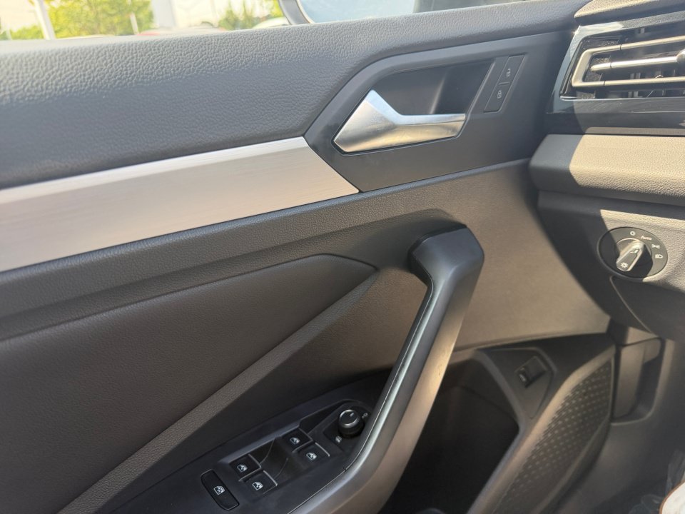 Certified 2026 Volkswagen Jetta Sport FWD image 32