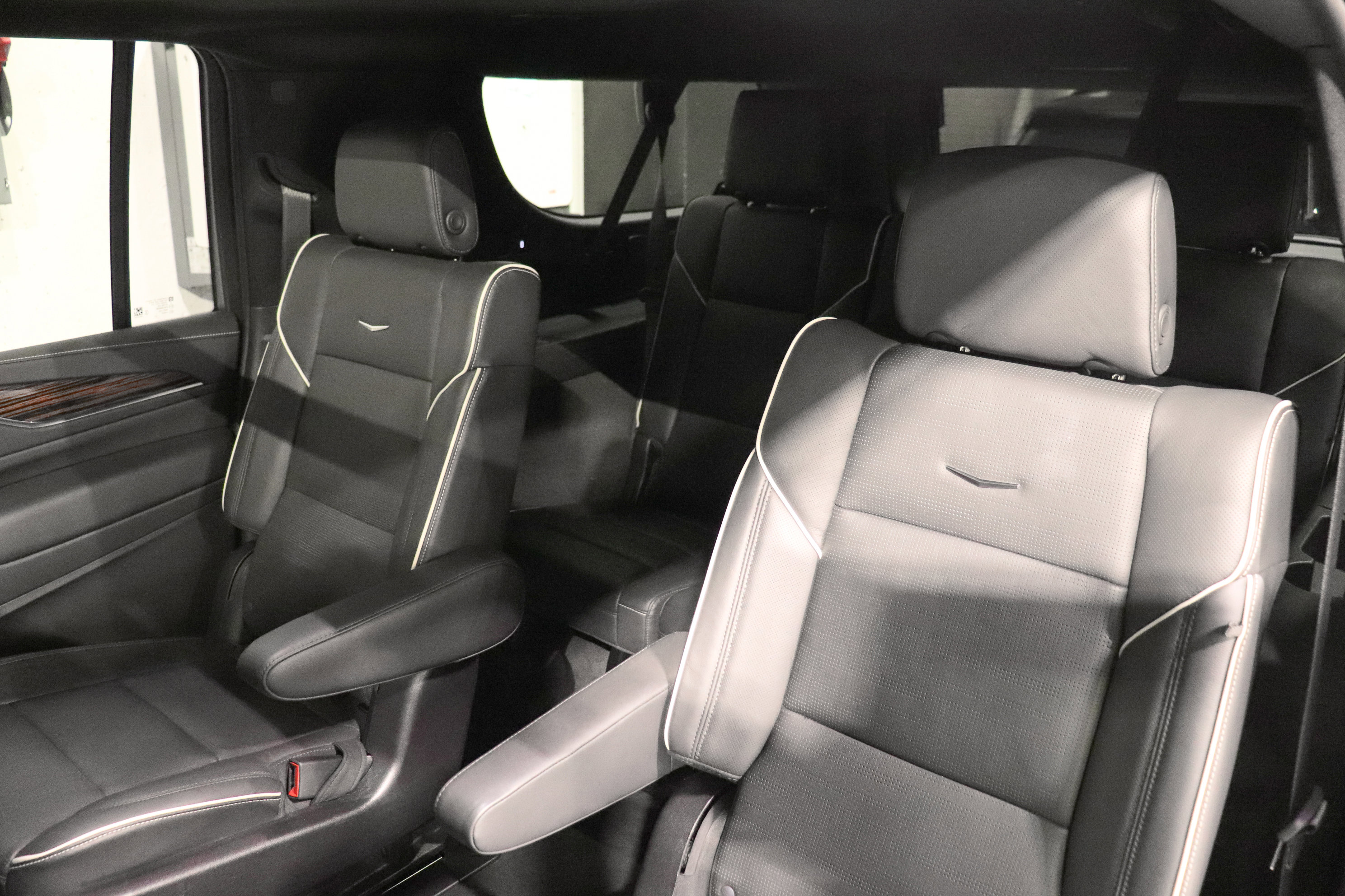 Used 2023 Cadillac Escalade ESV Premium Luxury AWD/4WD image 20