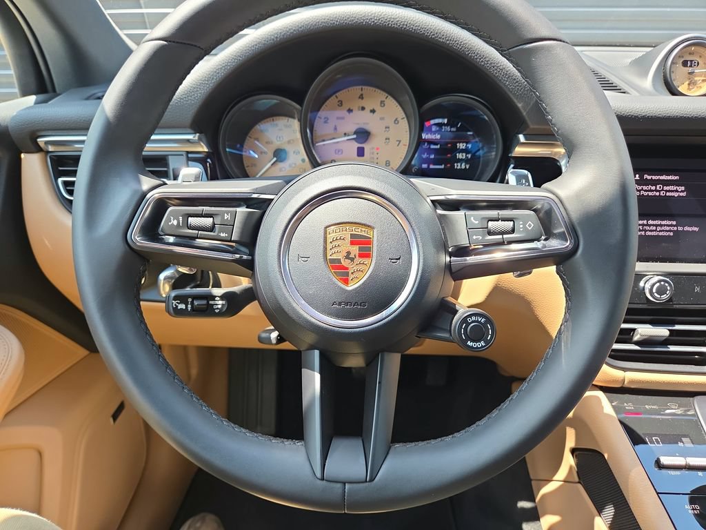 Certified 2026 Porsche Macan AWD/4WD image 9