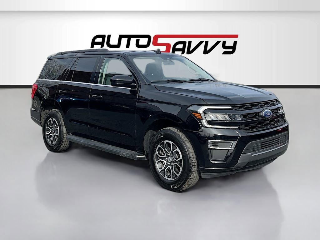 Used 2024 Ford Expedition XLT image 1