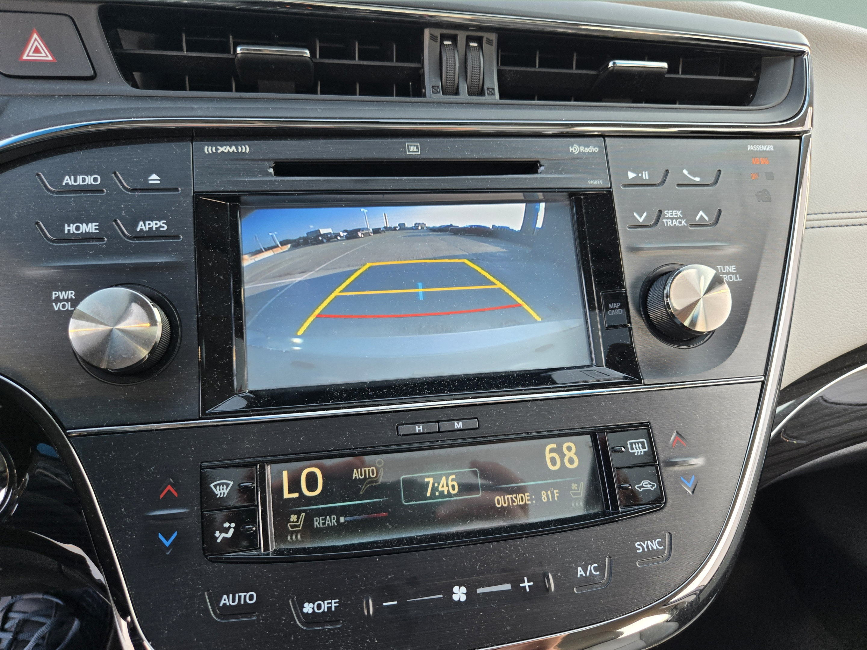 Used 2015 Toyota Avalon Limited FWD image 18