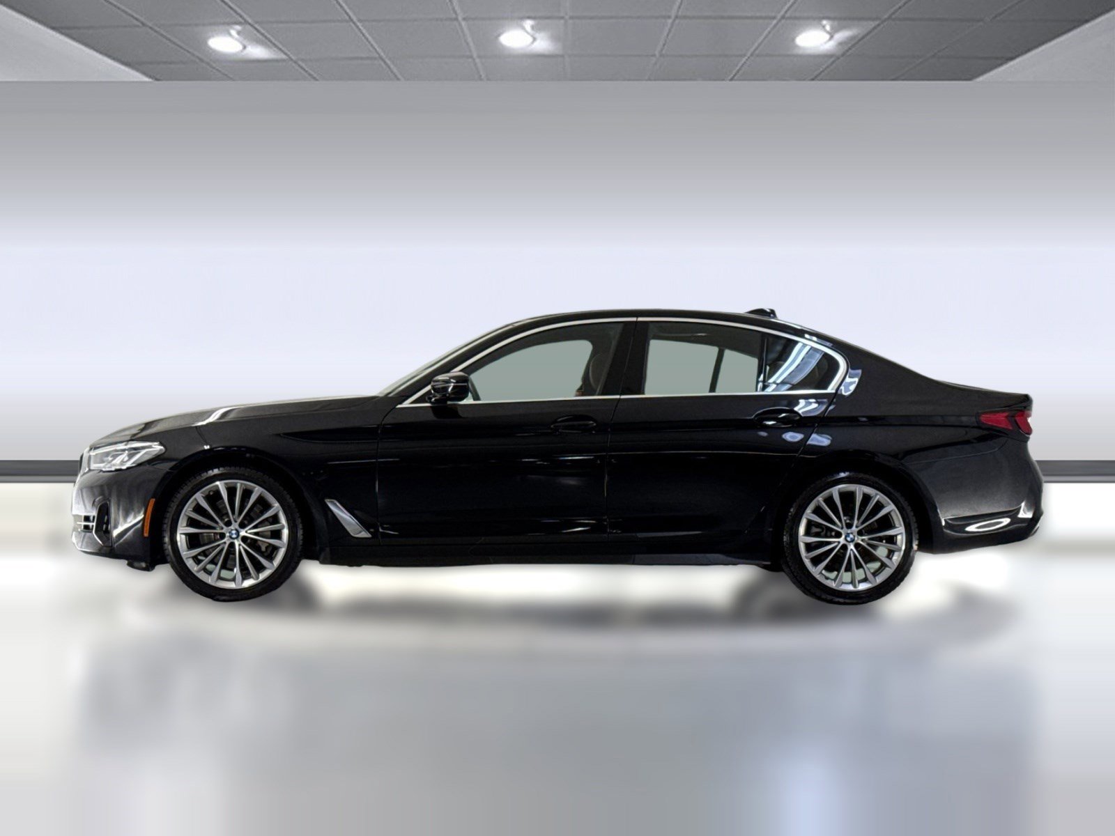 Certified 2023 BMW 530i w/ Convenience Package image 2