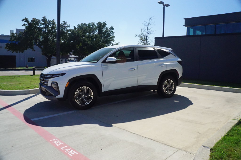 New 2026 Hyundai Tucson Blue SE AWD/4WD image 4