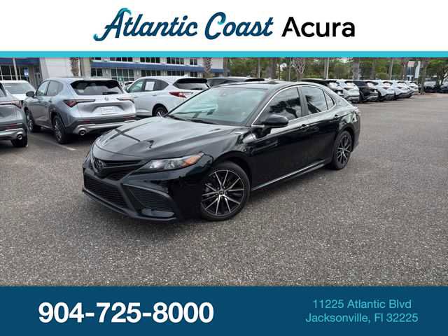 Used 2021 Toyota Camry SE FWD image 1