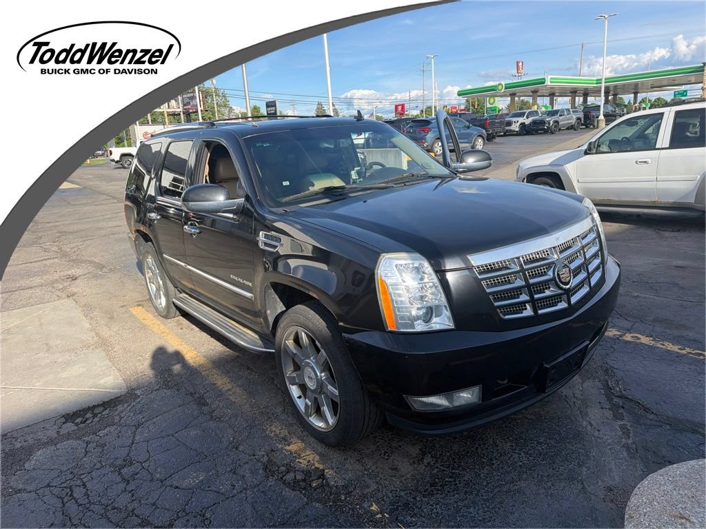 Used 2010 Cadillac Escalade Luxury AWD/4WD image 1