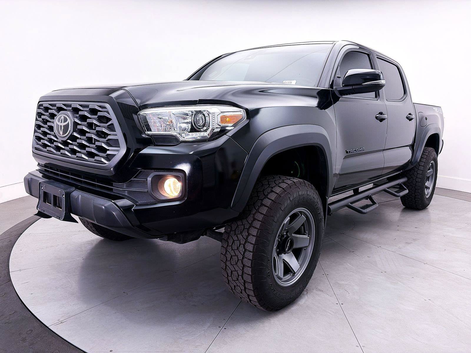 Used 2020 Toyota Tacoma TRD Off-Road w/ Technology Package AWD/4WD image 16