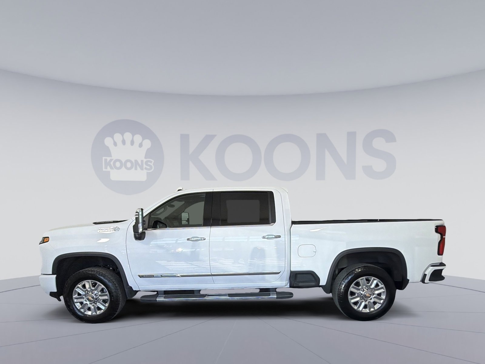 Used 2024 Chevrolet Silverado 2500 High Country w/ High Country Premium Package image 2