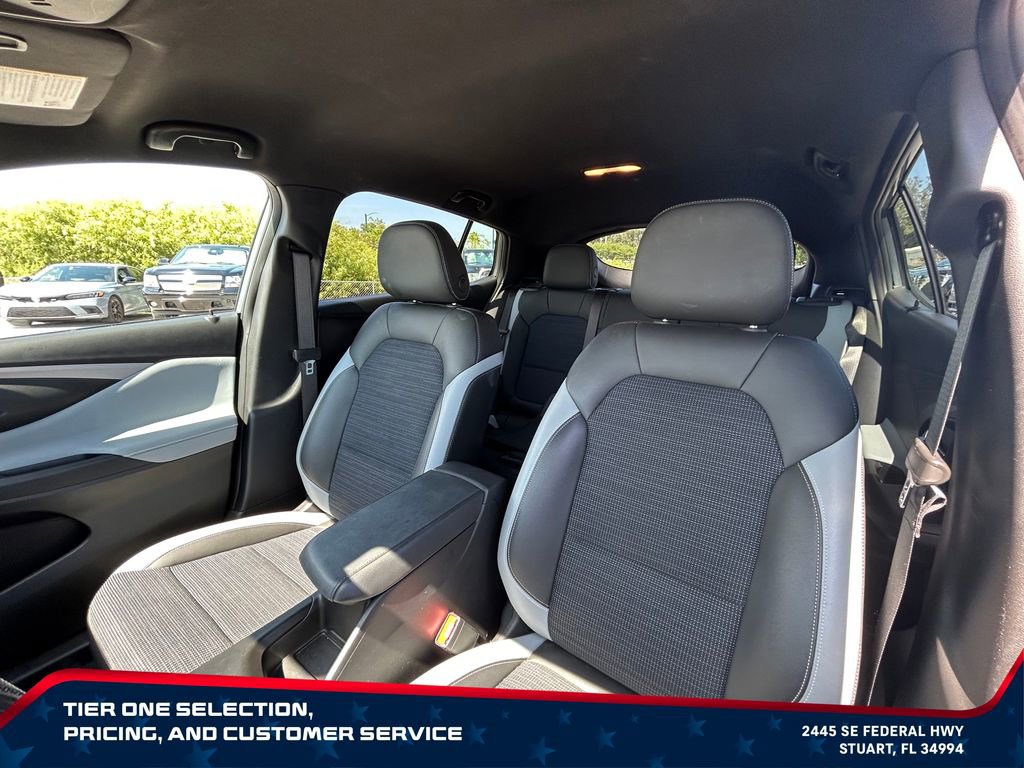 Used 2025 Buick Envista Sport Touring w/ Convenience II Package FWD image 10