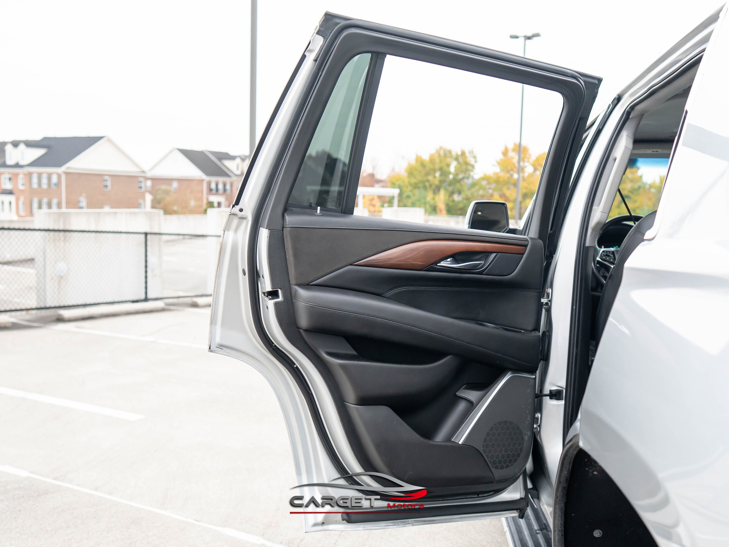 Used 2019 Cadillac Escalade Luxury image 39