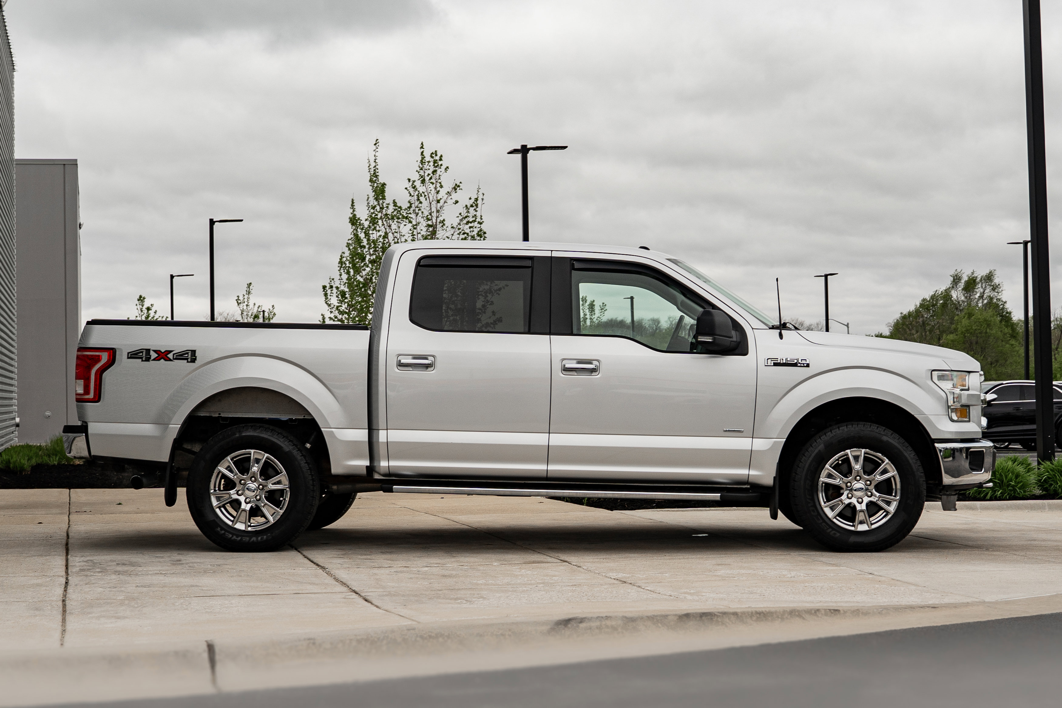 Used 2015 Ford F150 XLT w/ Equipment Group 302A Luxury AWD/4WD image 3
