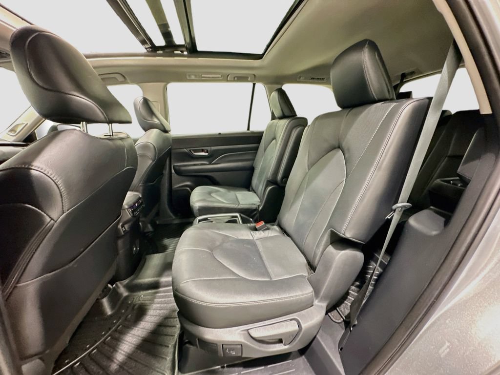 Used 2024 Toyota Grand Highlander AWD image 25