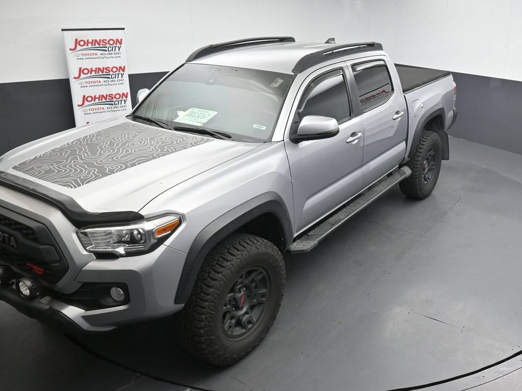 Used 2021 Toyota Tacoma TRD Off-Road AWD/4WD image 12