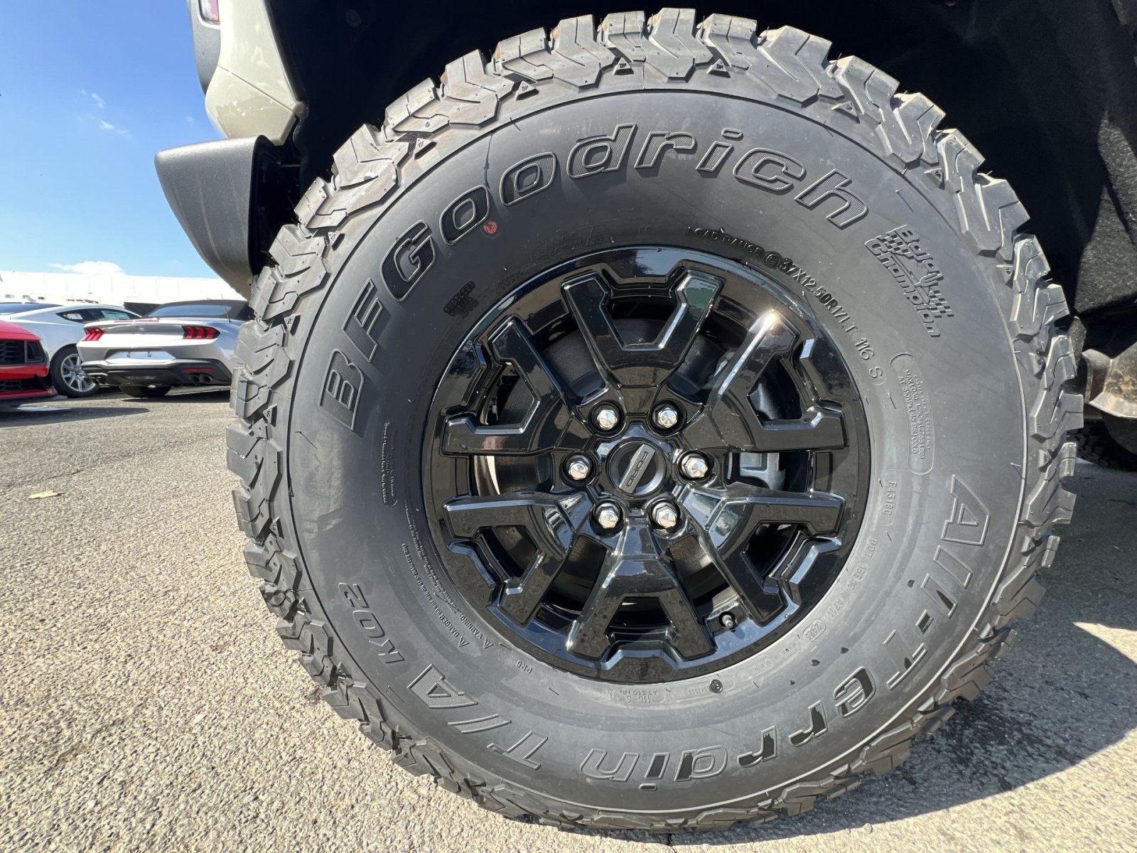 New 2025 Ford Bronco Raptor w/ Interior Carbon Fiber Pack AWD/4WD image 12