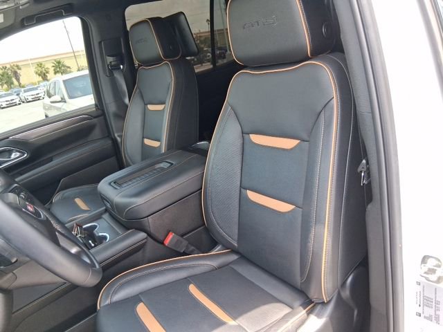 Used 2023 GMC Yukon AT4 w/ AT4 Premium Package AWD/4WD image 13