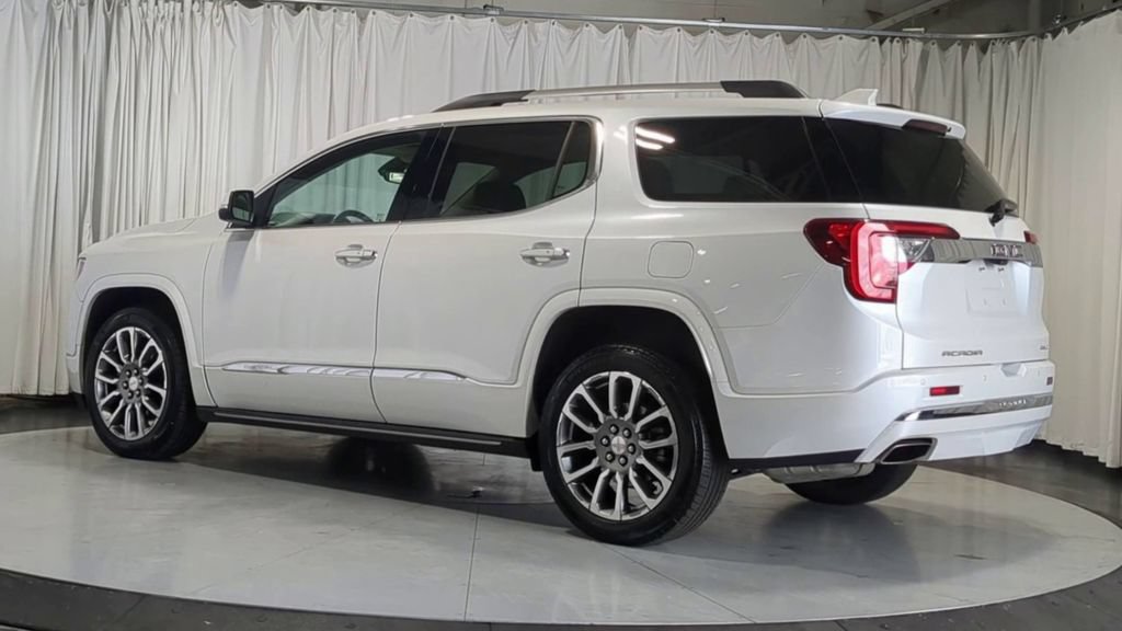 Used 2023 GMC Acadia Denali w/ Denali Technology Package AWD/4WD image 8