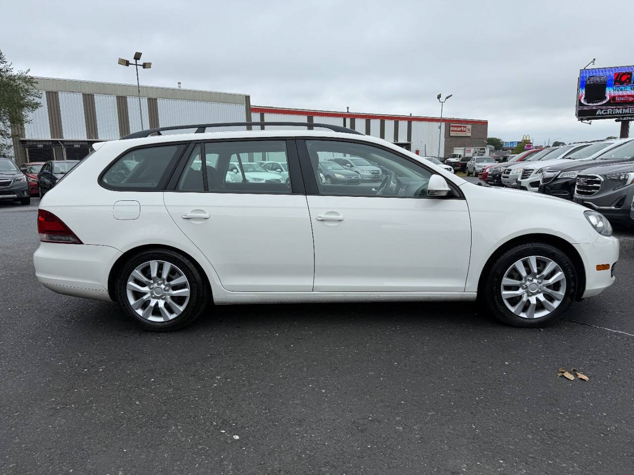 Used 2011 Volkswagen Jetta S FWD image 4