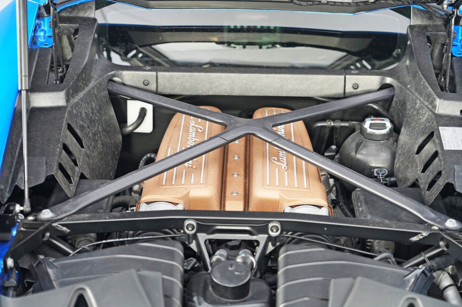 Used 2018 Lamborghini Huracan Performante image 11