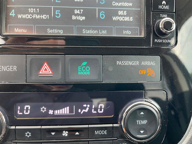 Used 2017 Mitsubishi Outlander ES AWD/4WD image 25