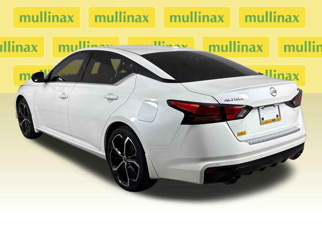 Used 2023 Nissan Altima 2.5 SR FWD image 9