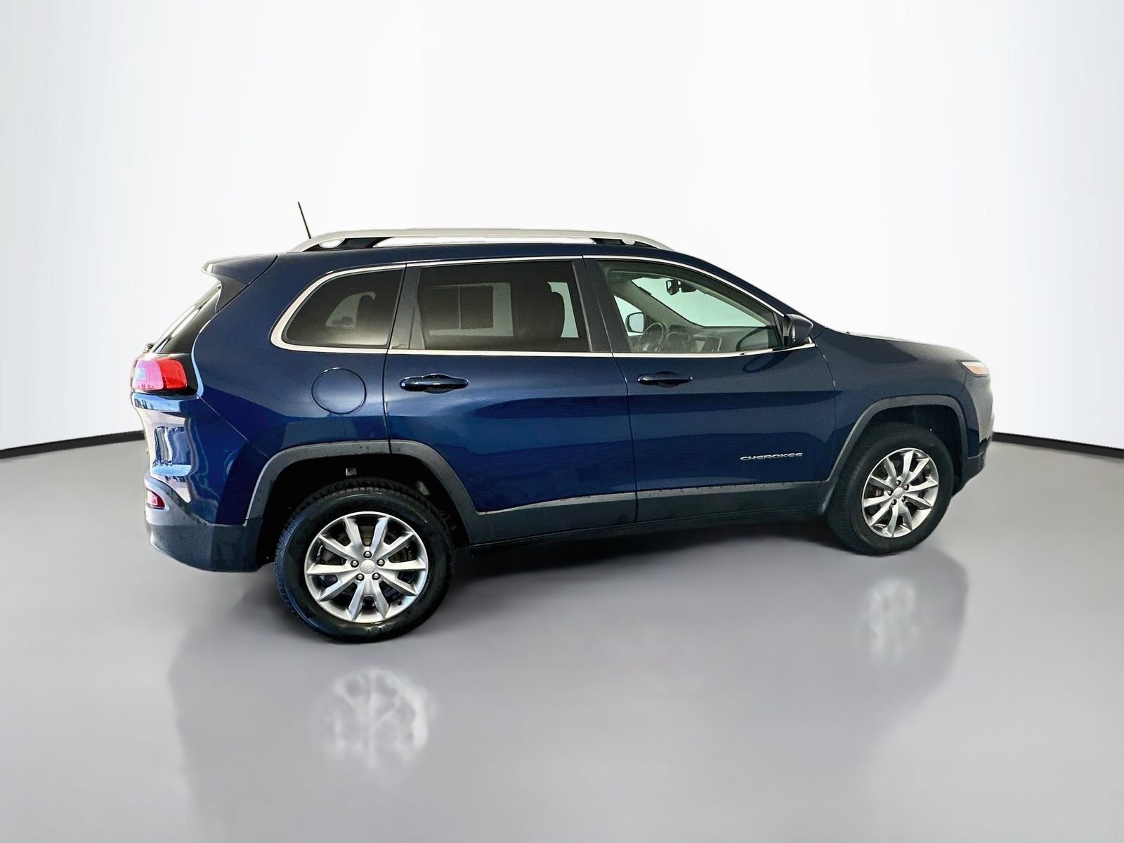 Used 2018 Jeep Cherokee Limited AWD/4WD image 8