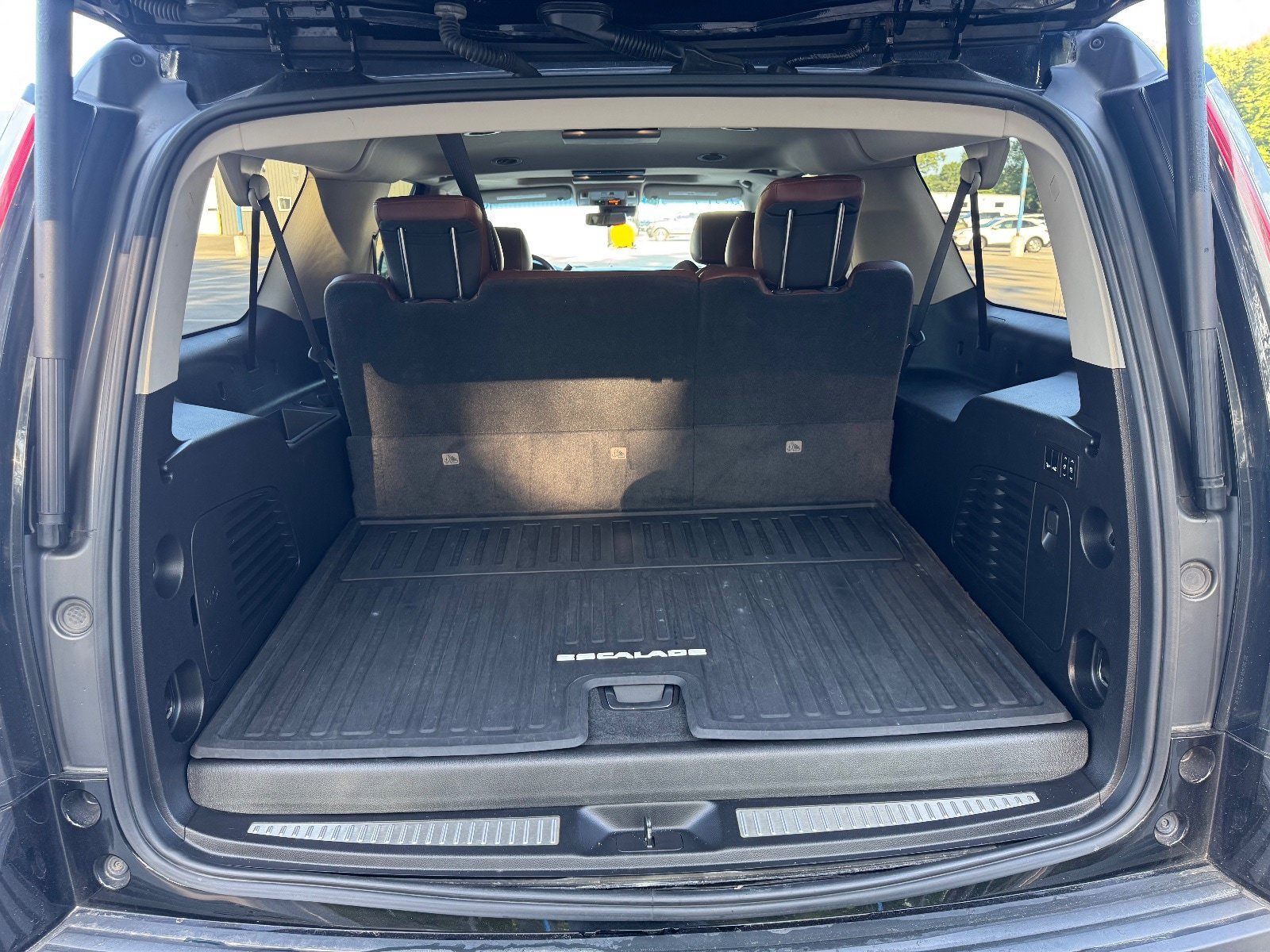 Used 2019 Cadillac Escalade ESV Luxury AWD/4WD image 14