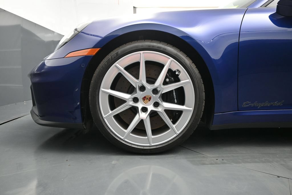 Certified 2025 Porsche 911 Targa 4 GTS AWD/4WD image 8