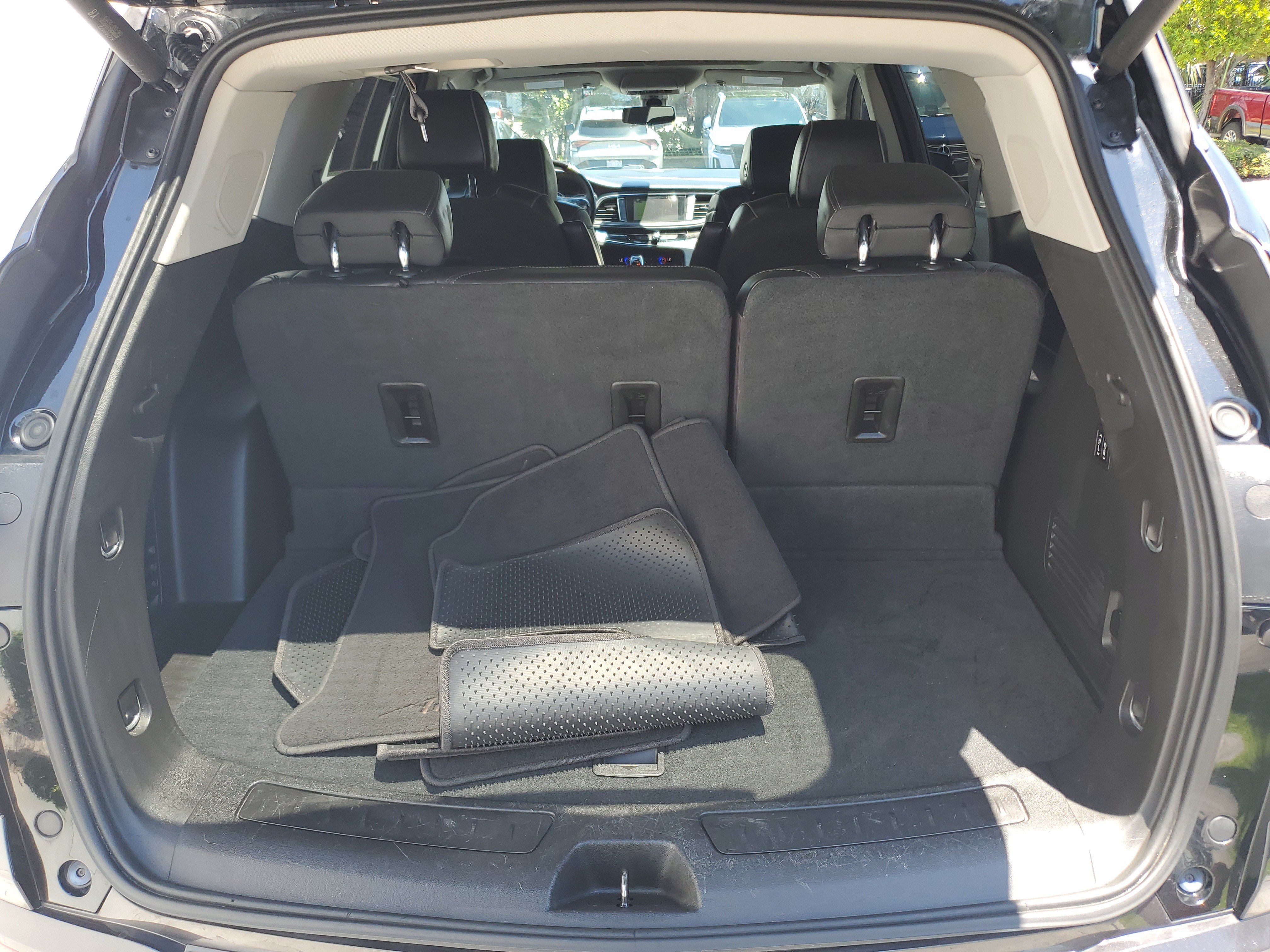 Used 2019 Buick Enclave Avenir w/ Avenir Technology Package FWD image 8