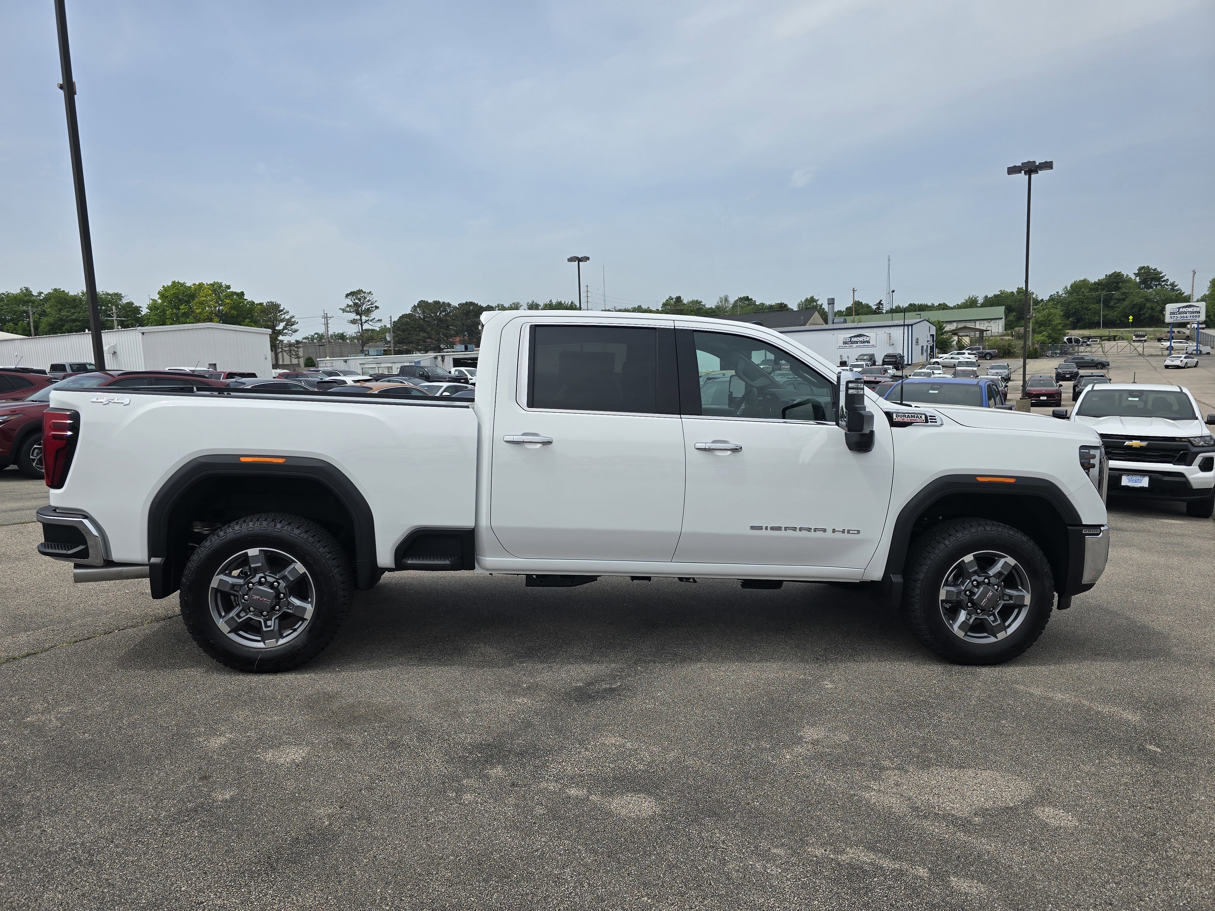New 2025 GMC Sierra 2500 SLT w/ SLT Convenience Package image 2