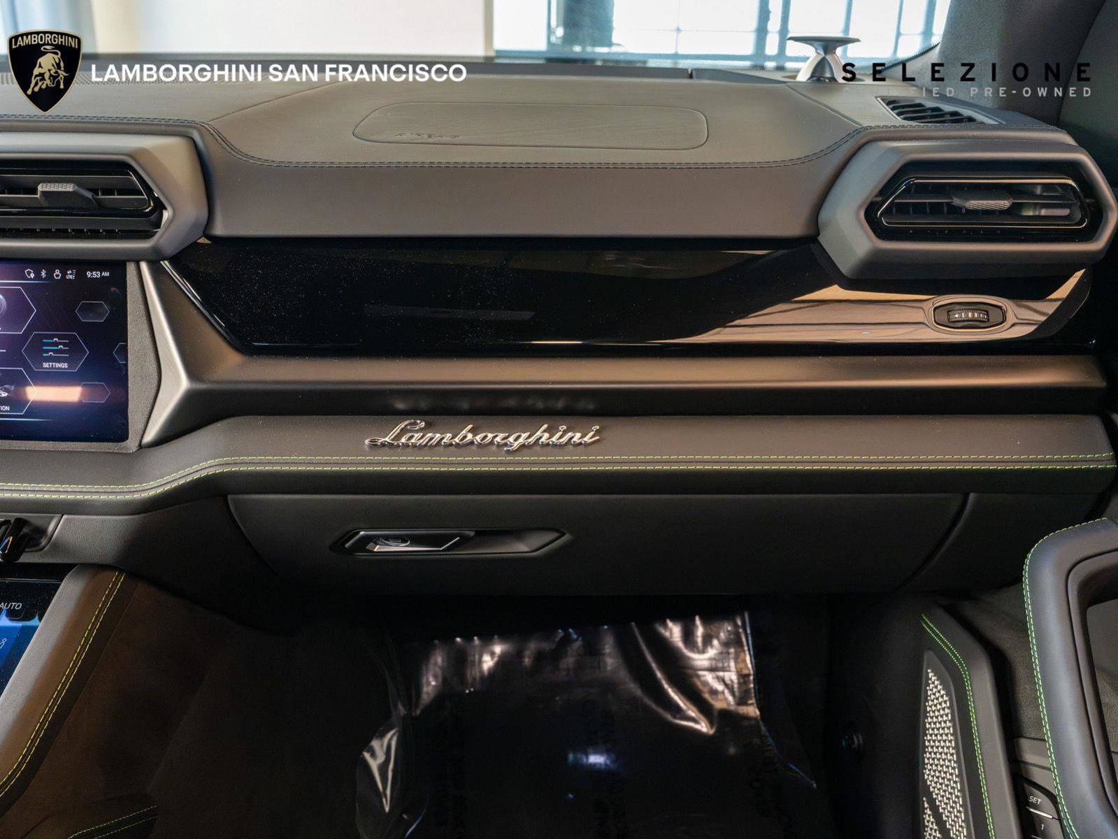 Used 2025 Lamborghini Urus SE AWD/4WD image 20