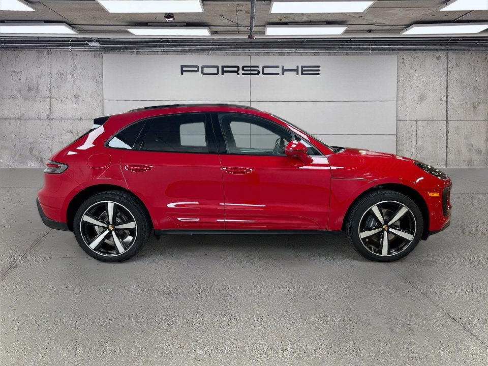 Certified 2026 Porsche Macan AWD/4WD image 8