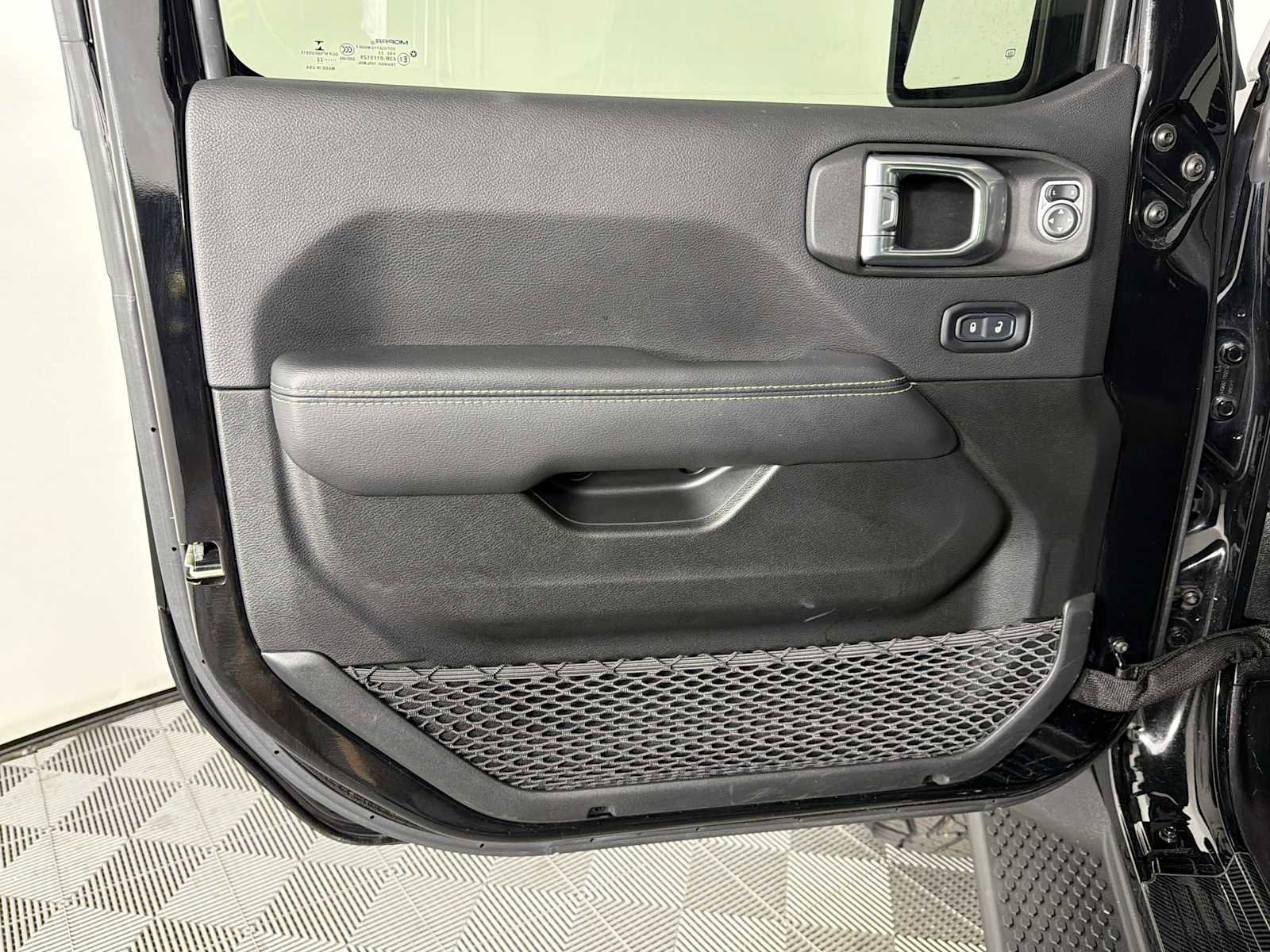 Used 2022 Jeep Wrangler Unlimited Sahara w/ Cold Weather Group image 8