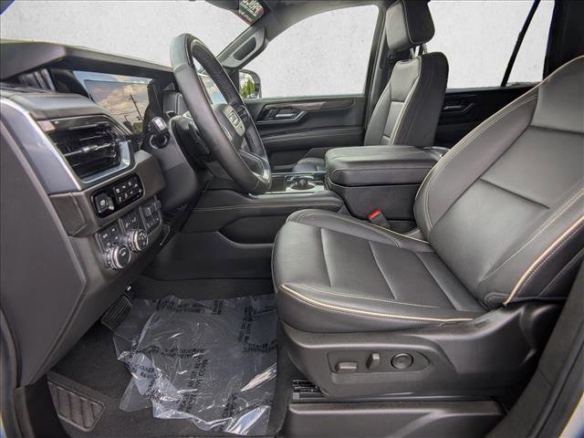 Used 2025 GMC Yukon Elevation AWD/4WD image 16