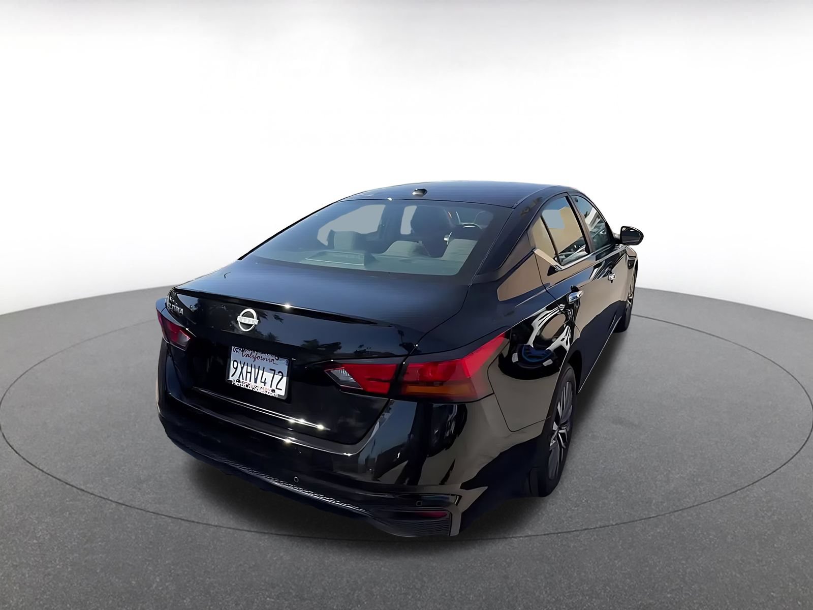 Used 2025 Nissan Altima 2.5 SV FWD image 14