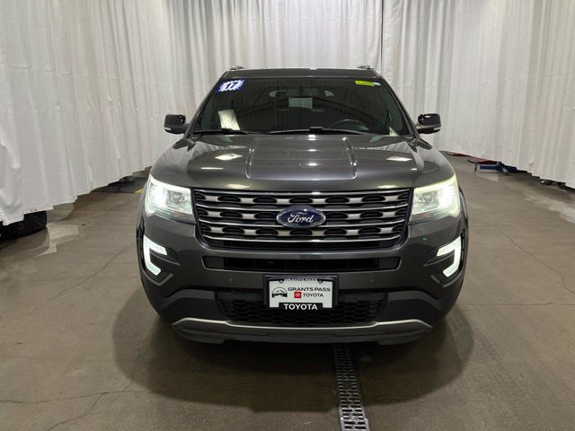 Used 2017 Ford Explorer XLT w/ Equipment Group 202A FWD image 10