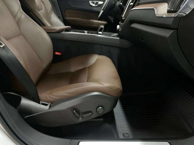 Used 2024 Volvo XC60 B5 Plus w/ Protection Package Premier AWD/4WD image 79