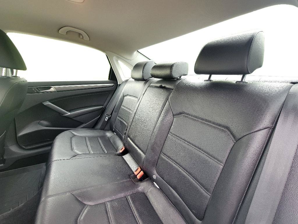 Used 2017 Volkswagen Passat 1.8T R-Line FWD image 23
