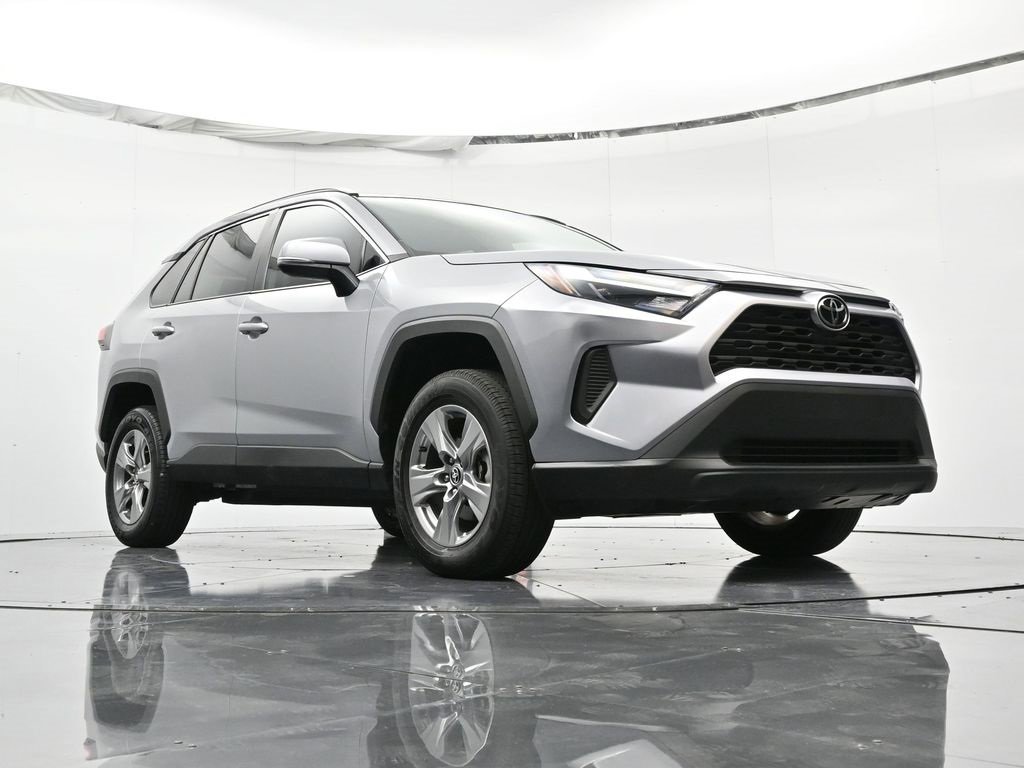 Used 2025 Toyota RAV4 XLE image 36