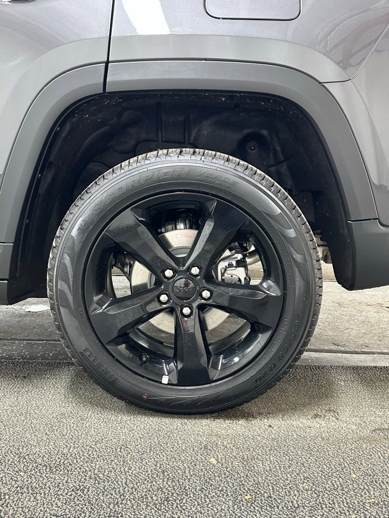 New 2025 Jeep Grand Cherokee Limited image 10