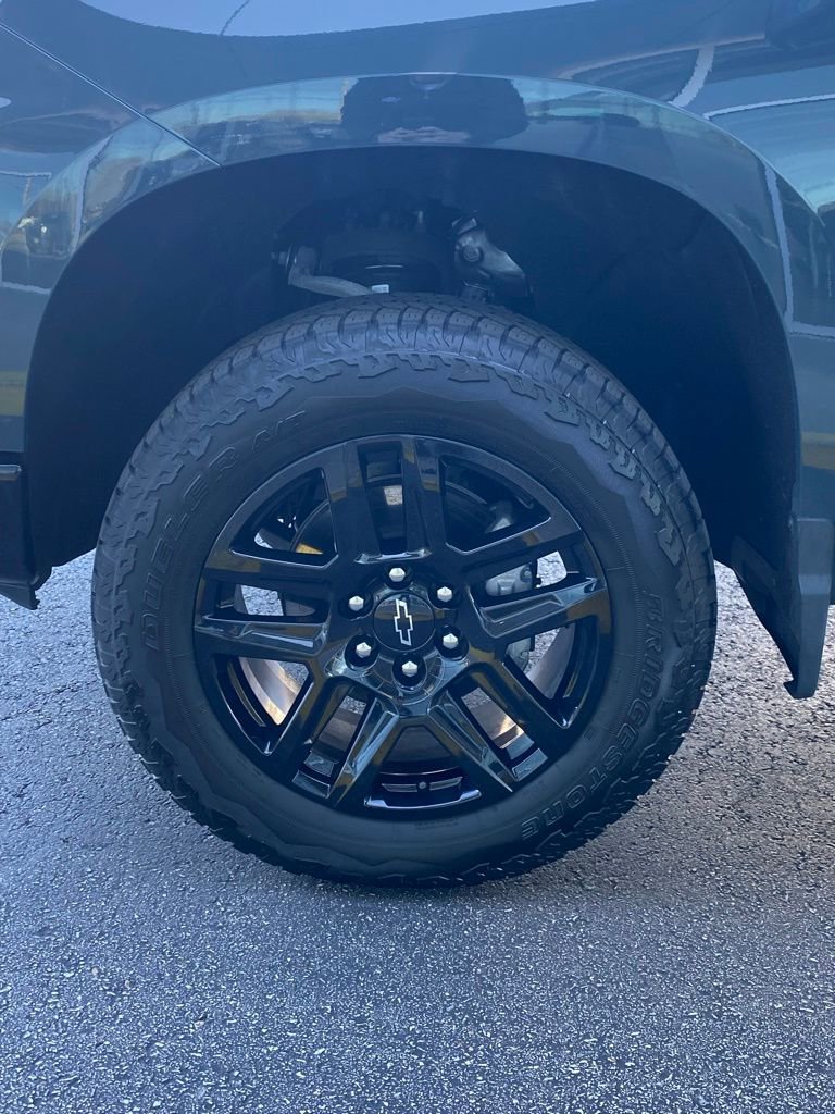 Used 2025 Chevrolet Silverado 1500 LT Trail Boss w/ LT Trail Boss Premium Package AWD/4WD image 4