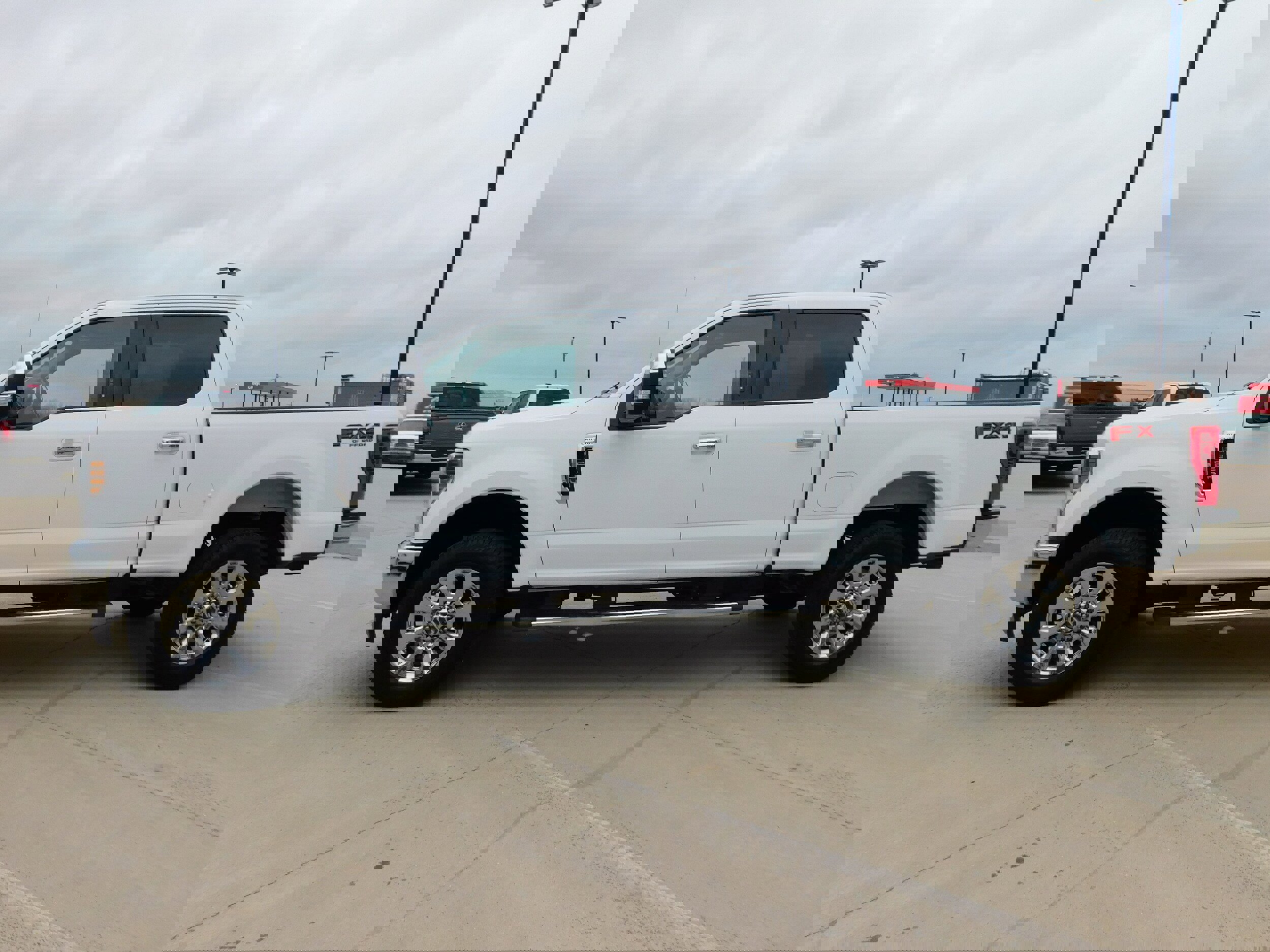 Used 2019 Ford F250 Lariat w/ Chrome Package image 4