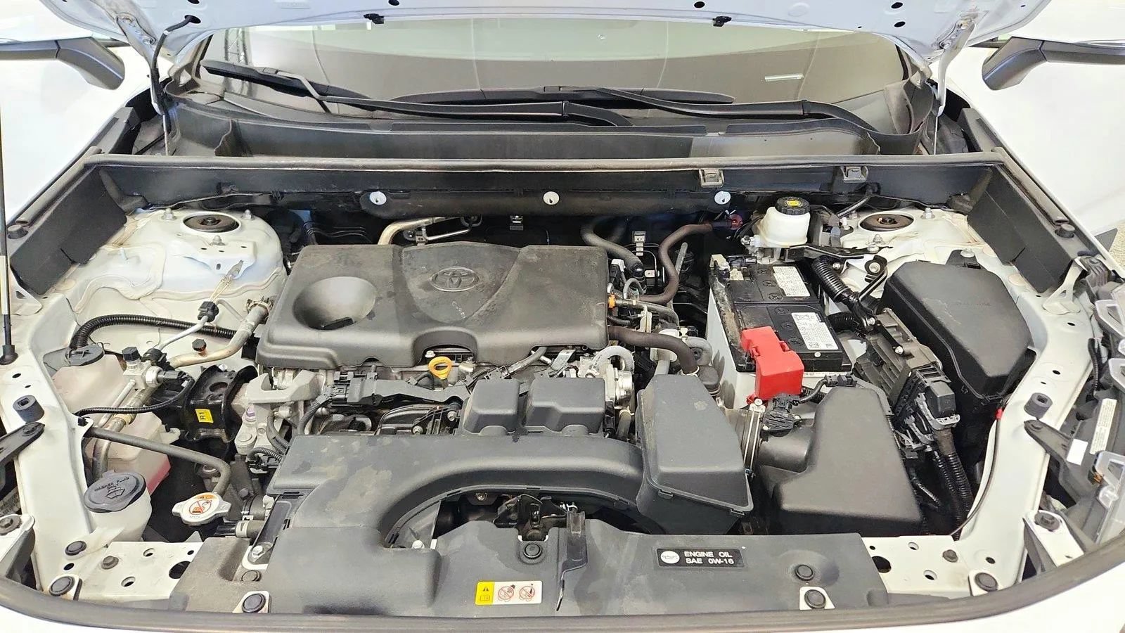 Used 2024 Toyota RAV4 XLE FWD image 38