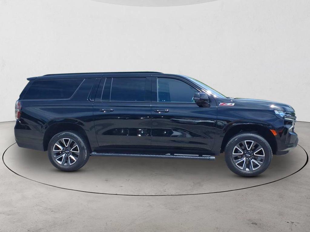 Used 2022 Chevrolet Suburban Z71 w/ Luxury Package AWD/4WD image 4