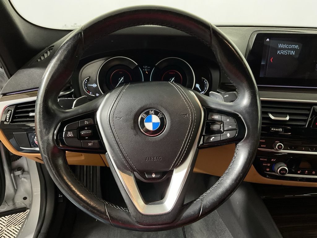 Used 2019 BMW 530e xDrive w/ Convenience Package AWD/4WD image 26