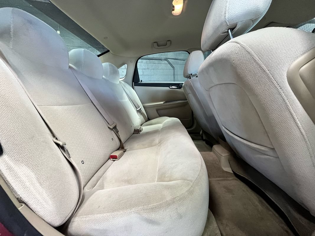 Used 2009 Chevrolet Impala LT FWD image 12