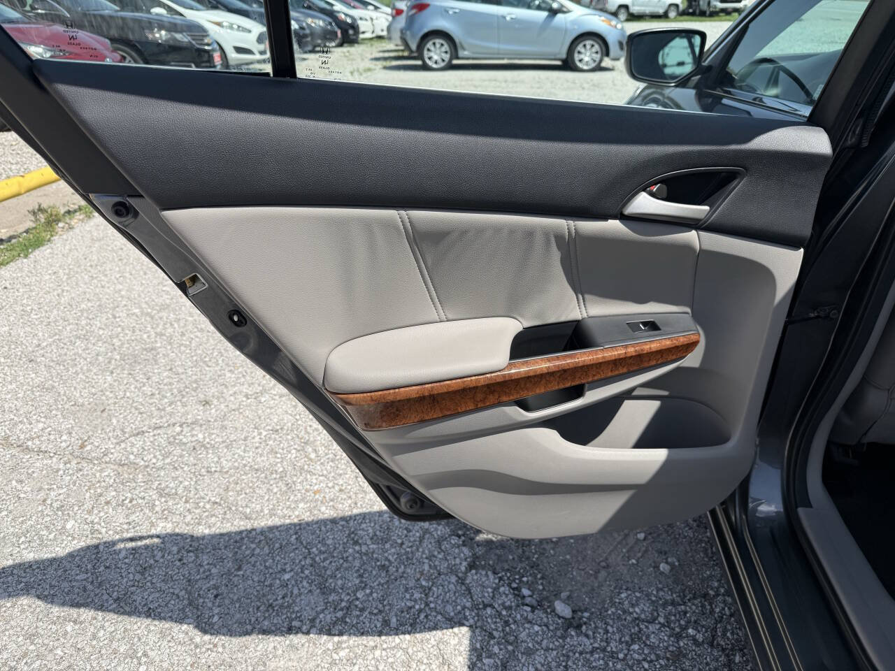 Used 2011 Honda Accord EX-L image 19