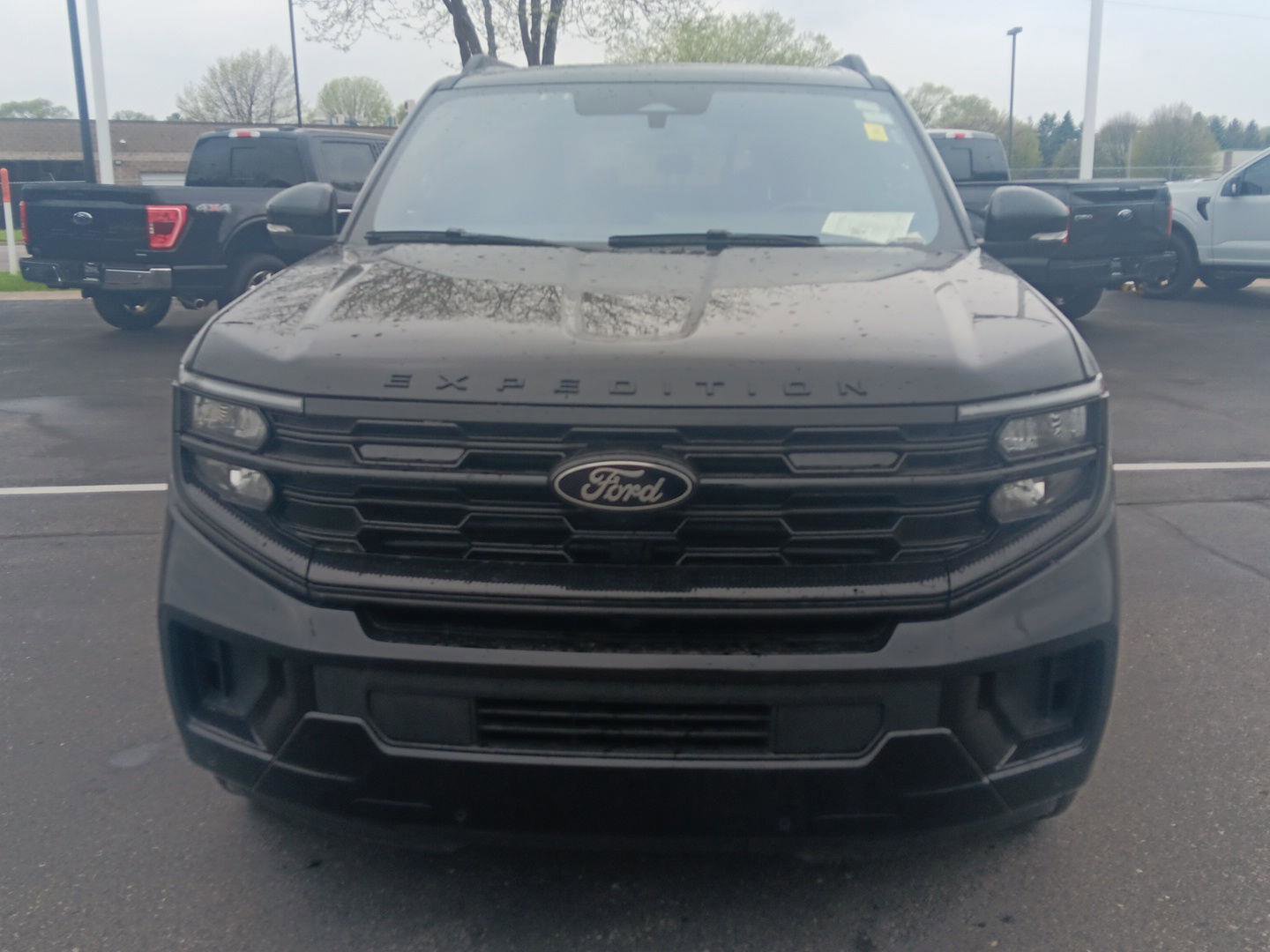 Used 2025 Ford Expedition Max Platinum w/ Stealth Performance Package AWD/4WD image 13
