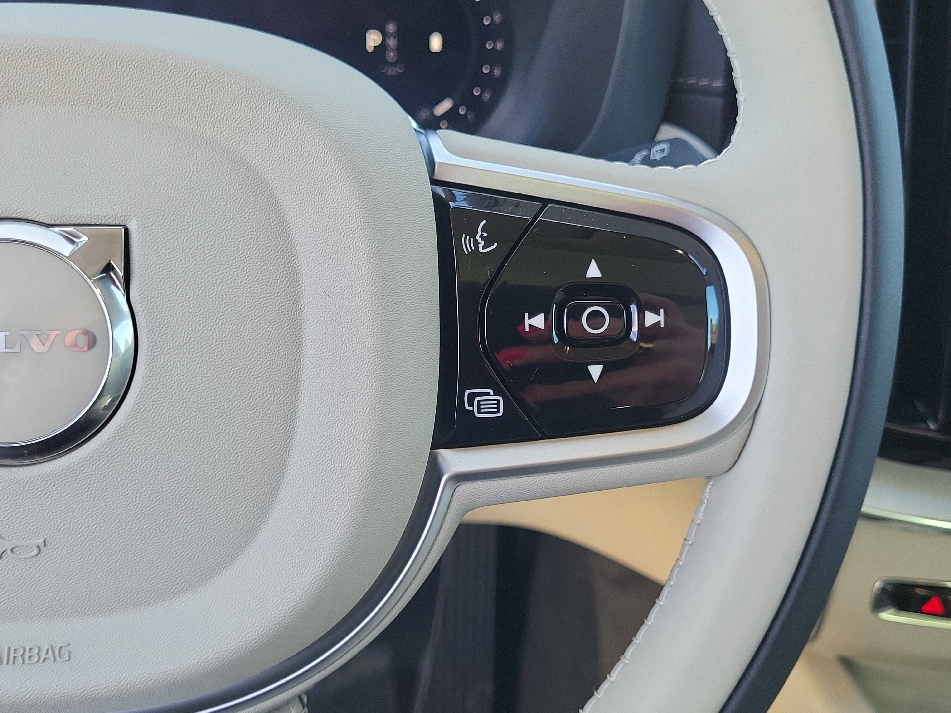 New 2026 Volvo XC60 B5 Ultra w/ Protection Package Premier image 13